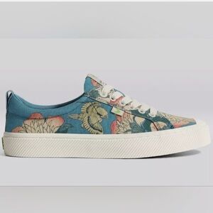 Cariuma + HOKUSAI MFA Boston OCA Low Sneakers, size 8.5
